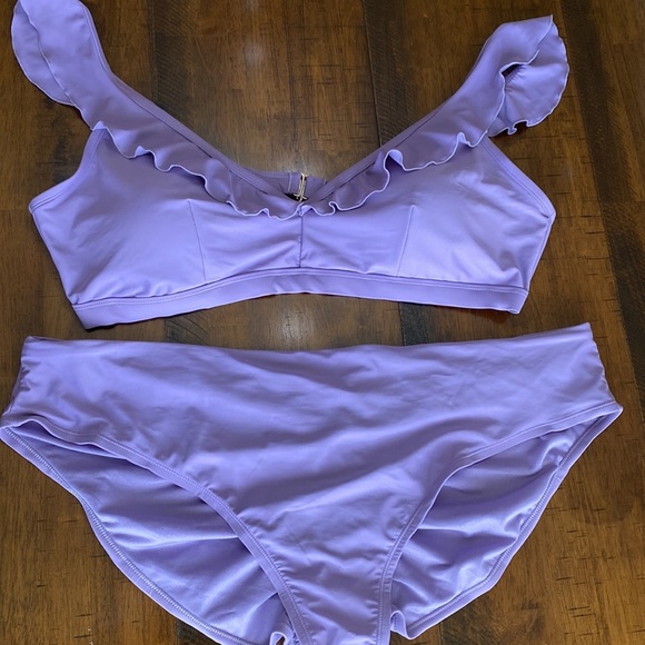 Swimsuit Top and Bottom - Picture 2 of 15